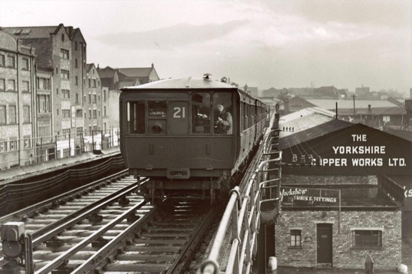 Overhead railway