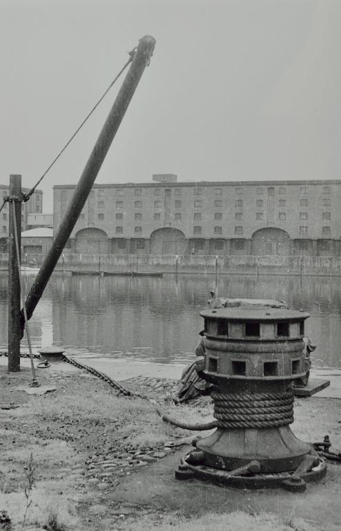 Photograph of Albert Dock looking south card