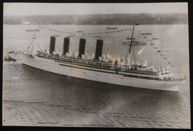 Photograph of Mauretania, Cunard Line card