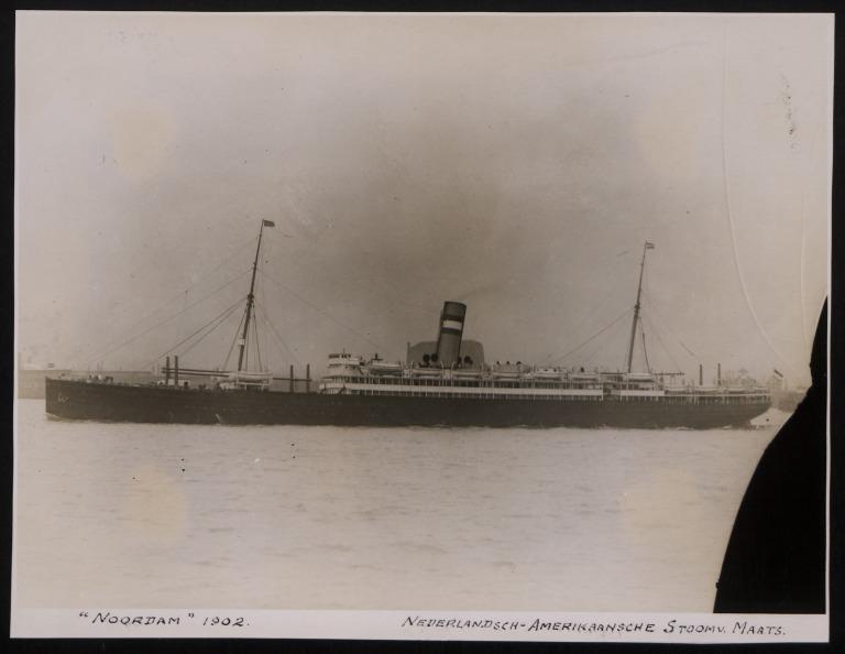 Photograph of Noordam (r/n Kungsholm), Holland Amerika Line card