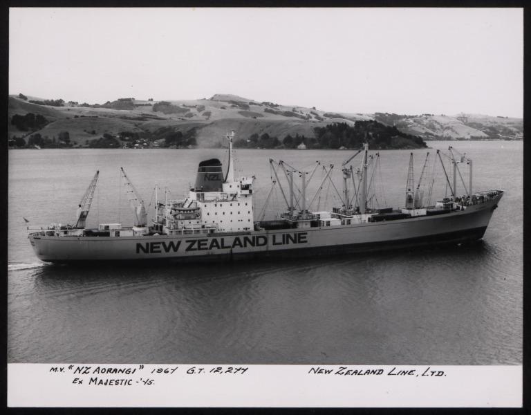 Photograph of Nz Aoranji (ex Majestic), New Zealand Line Ltd card