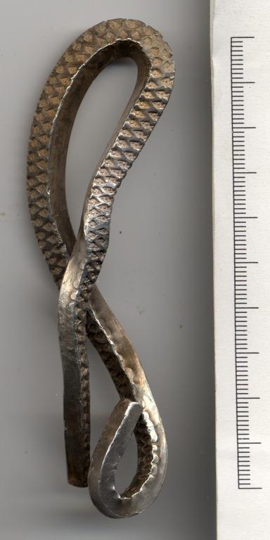Penannular arm ring, lozenge-shaped cross section card