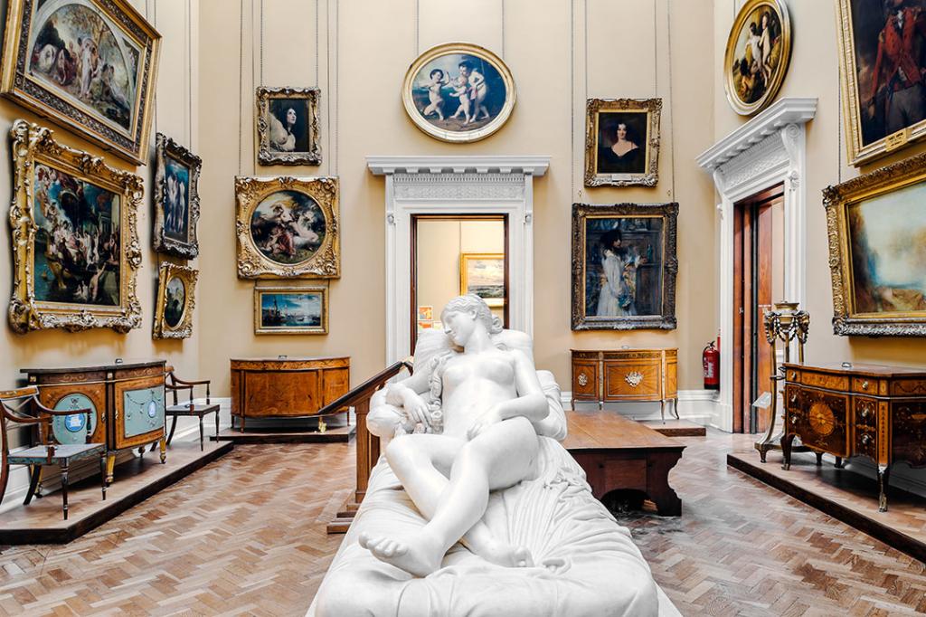 Paintings in room 30