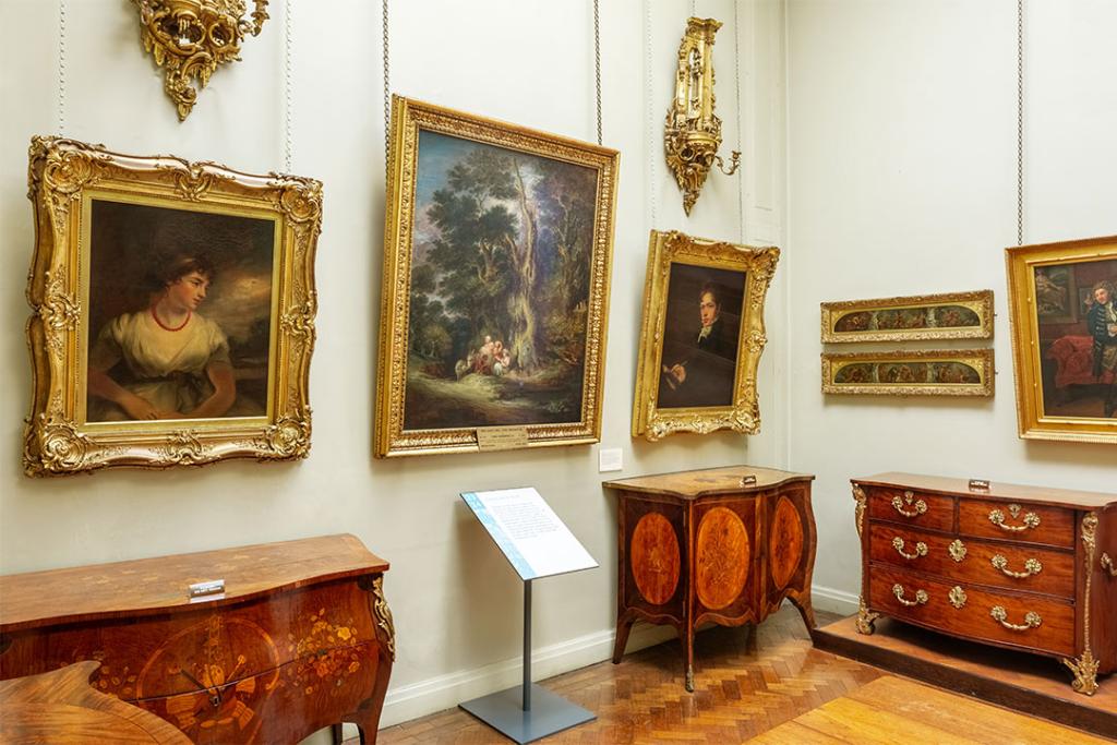 Paintings in room 23