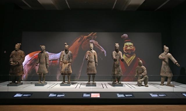 terracotta warriors painted
