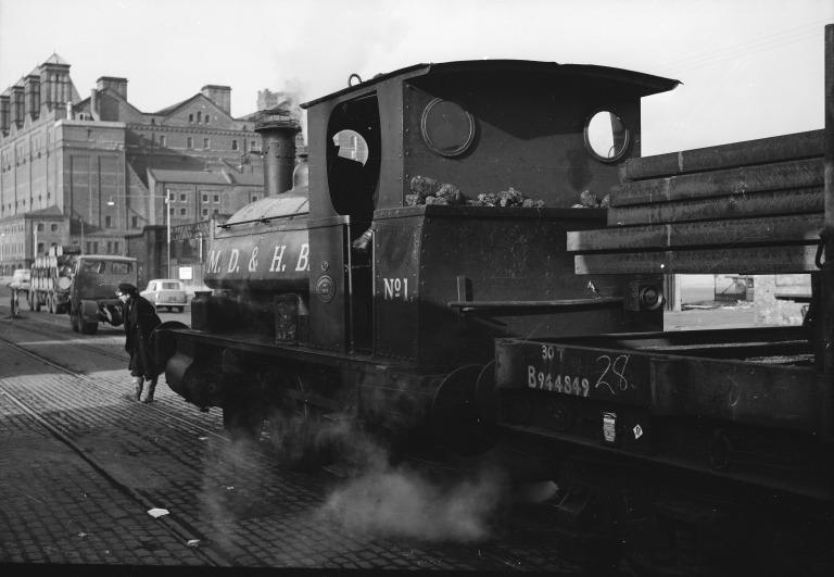 MDBH saddle tank locomotive card