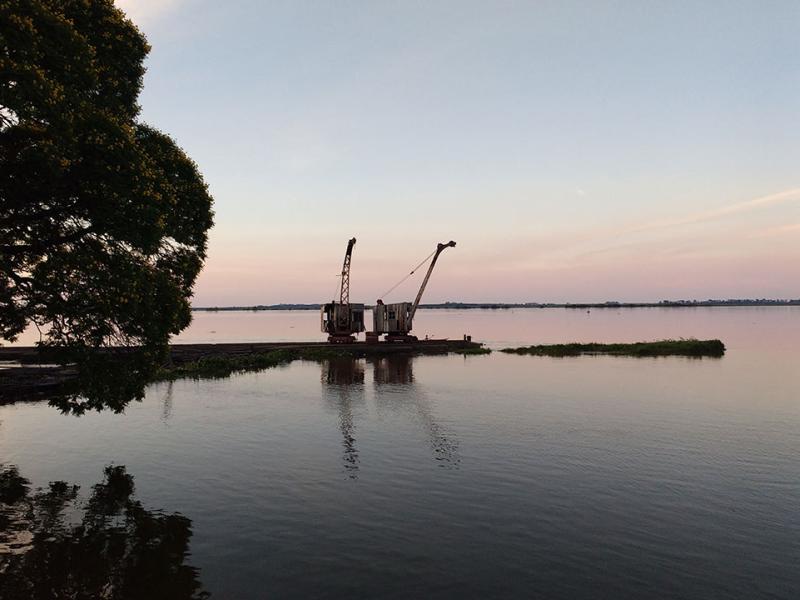 https://images.liverpoolmuseums.org.uk/styles/focal_point_4_3/public/2020-06/fray-bentos-port-equipment-sunset.jpg